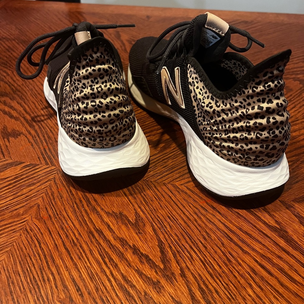 New Balance Fresh Foam ROAV Women's Black and Leopard Print Sneakers - Picture 3 of 8